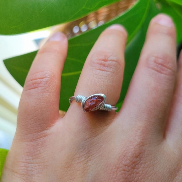 Dainty Silver Stone Wire Ring, size 5.75 - Picture 1 of 8